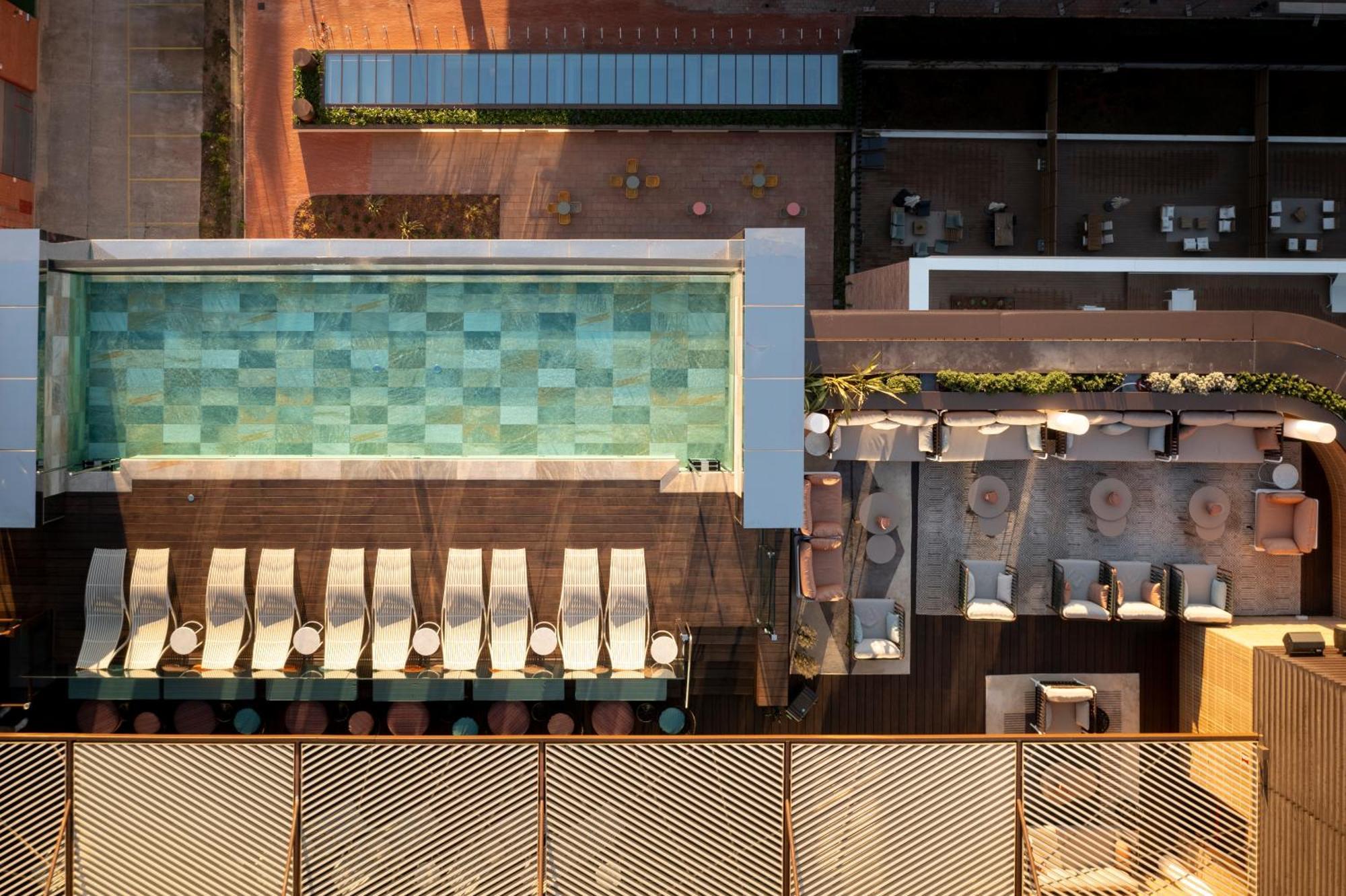 Labtwentytwo Barcelona, A Tribute Portfolio Hotel By Marriott エクステリア 写真