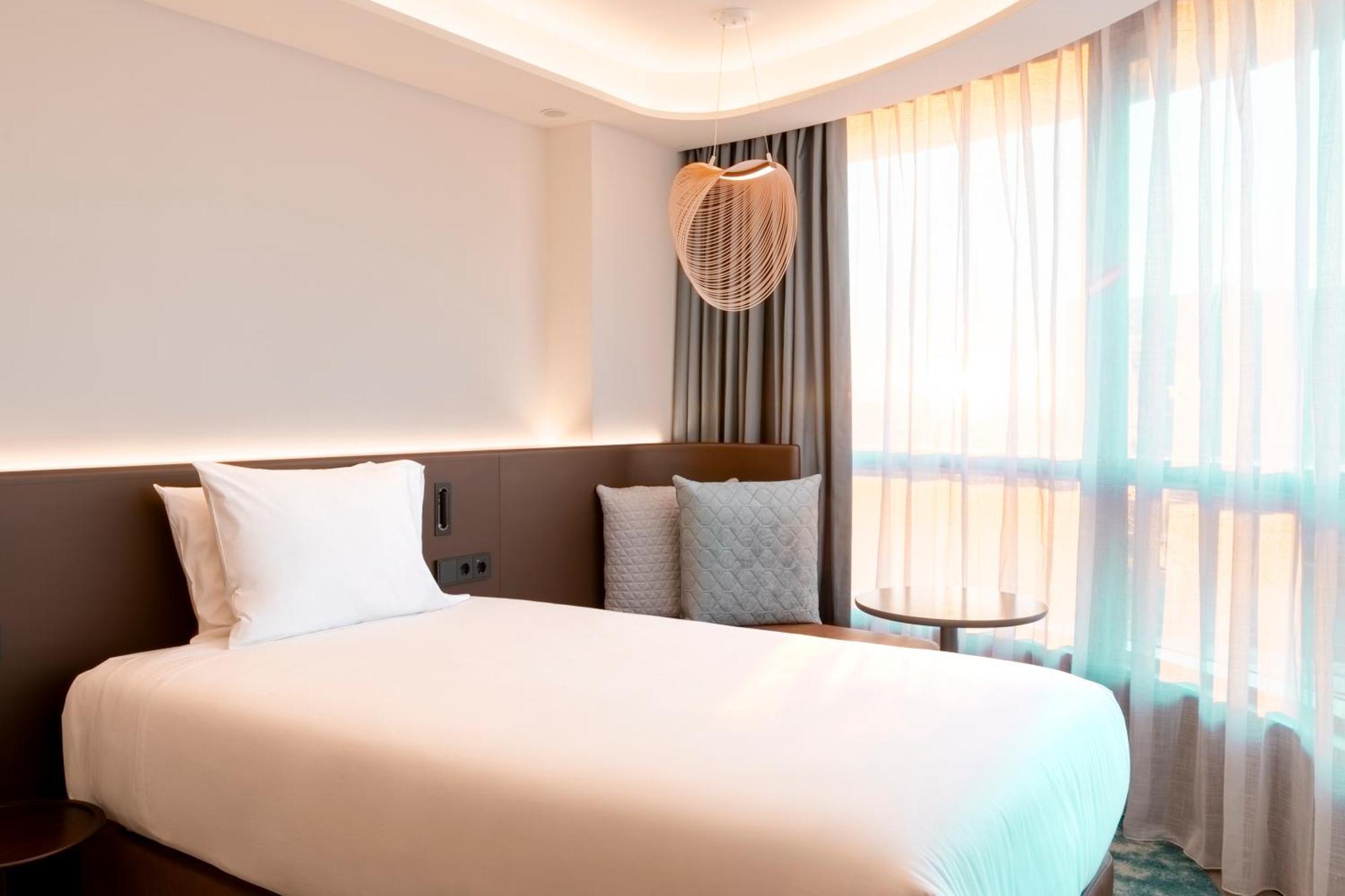 Labtwentytwo Barcelona, A Tribute Portfolio Hotel By Marriott エクステリア 写真