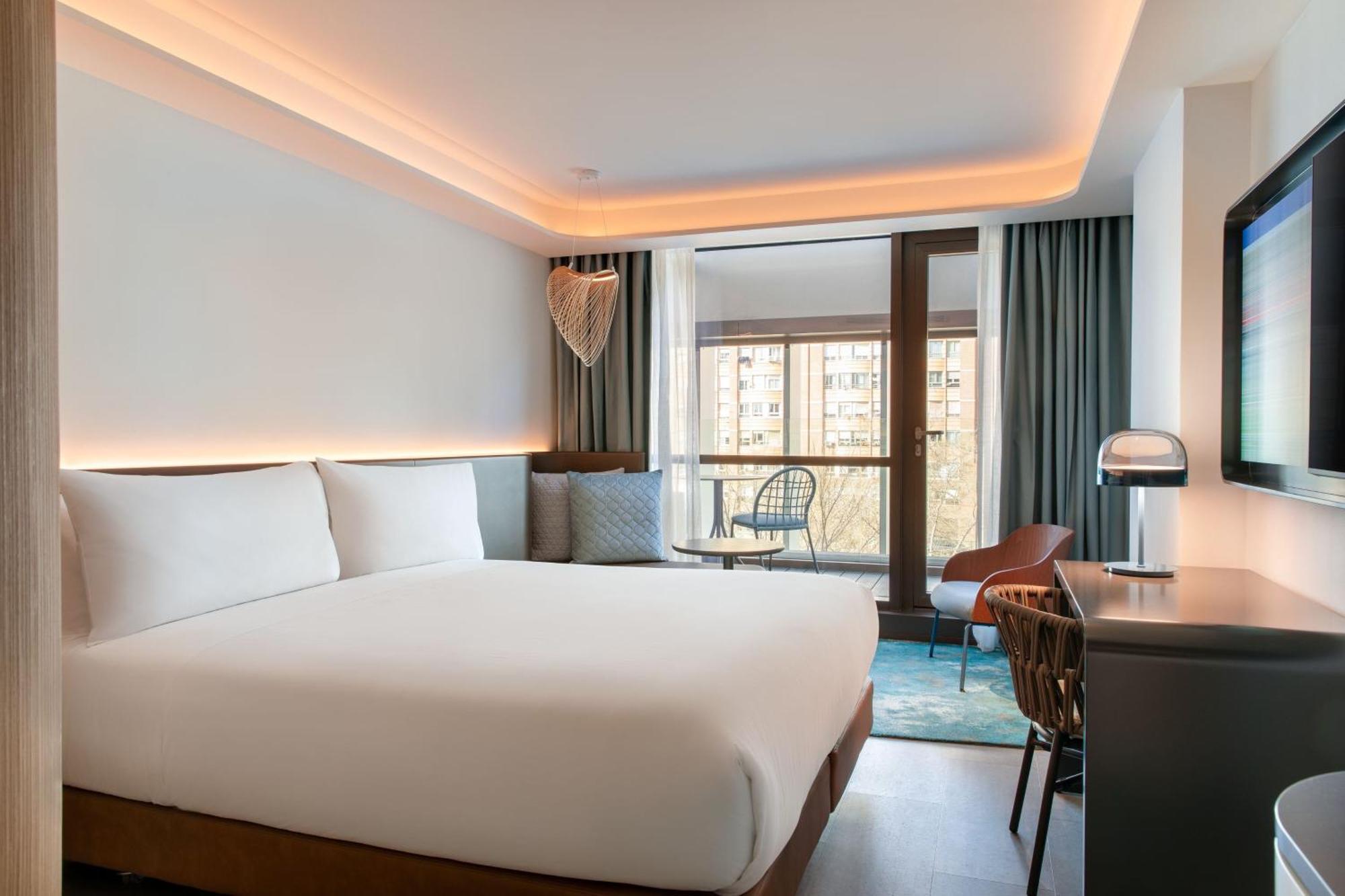 Labtwentytwo Barcelona, A Tribute Portfolio Hotel By Marriott エクステリア 写真