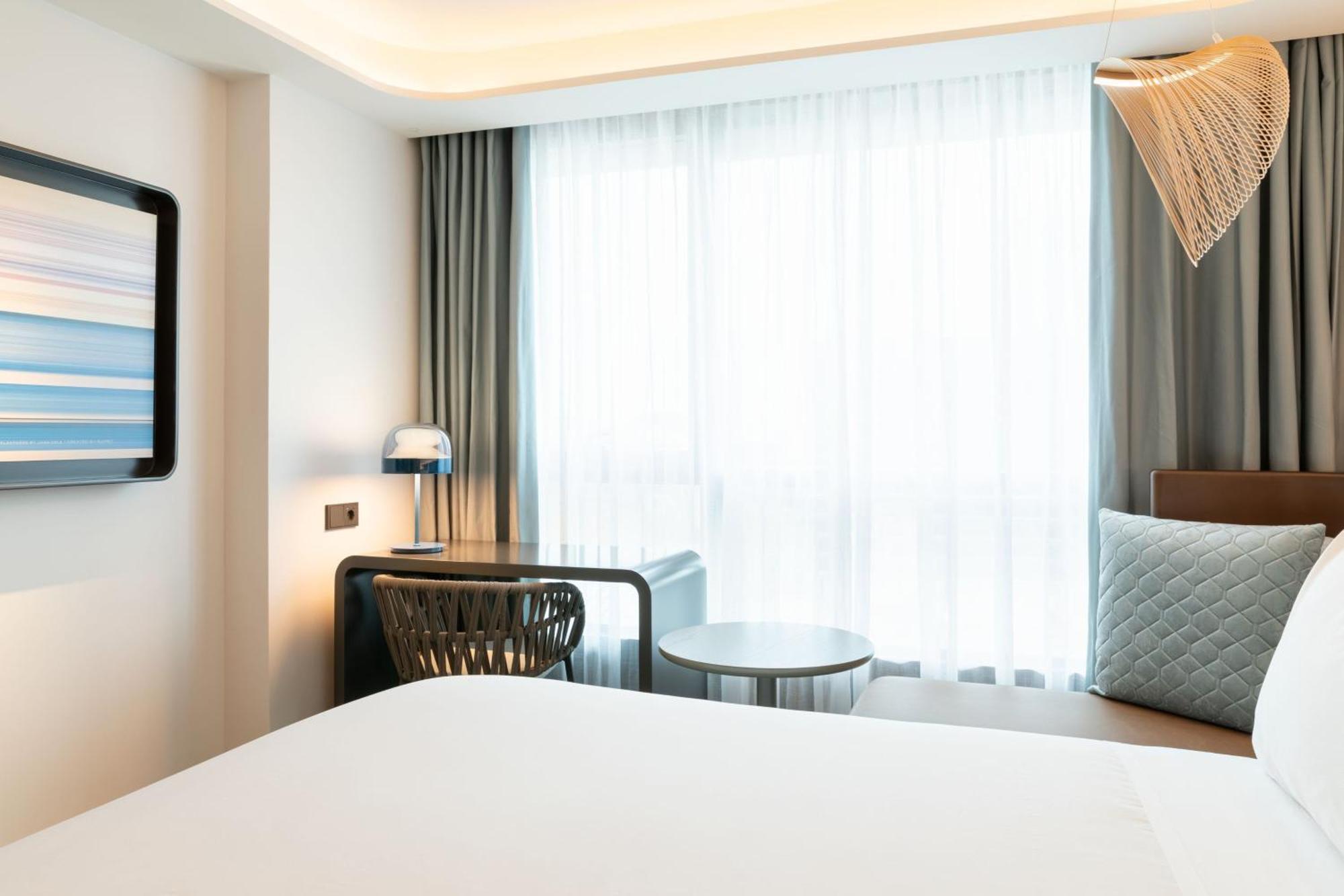 Labtwentytwo Barcelona, A Tribute Portfolio Hotel By Marriott エクステリア 写真