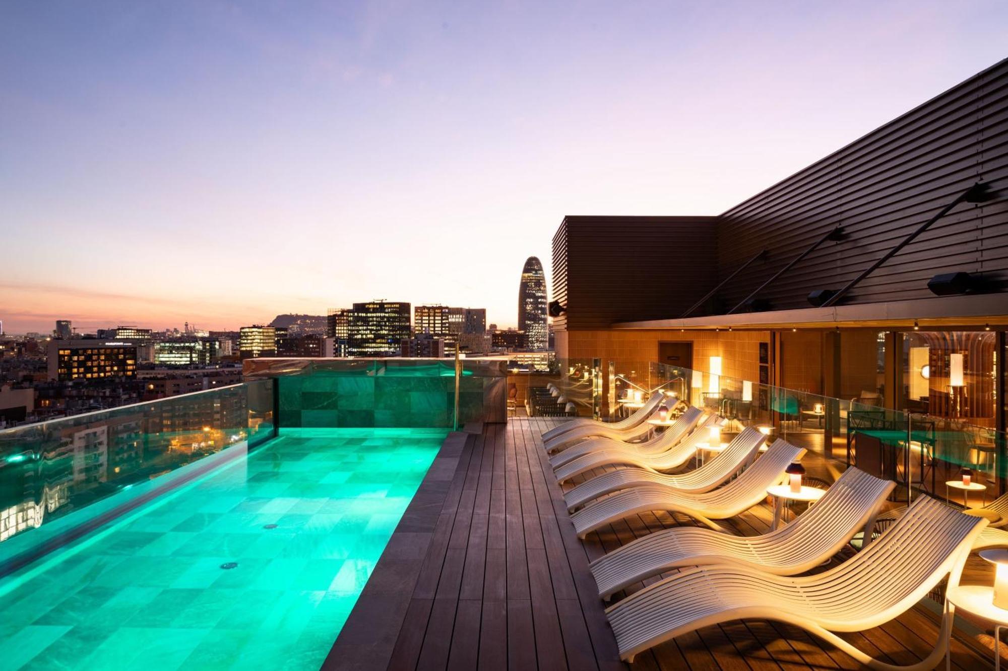 Labtwentytwo Barcelona, A Tribute Portfolio Hotel By Marriott エクステリア 写真
