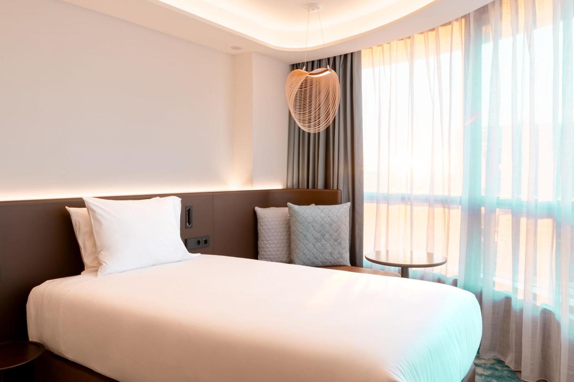 Labtwentytwo Barcelona, A Tribute Portfolio Hotel By Marriott エクステリア 写真