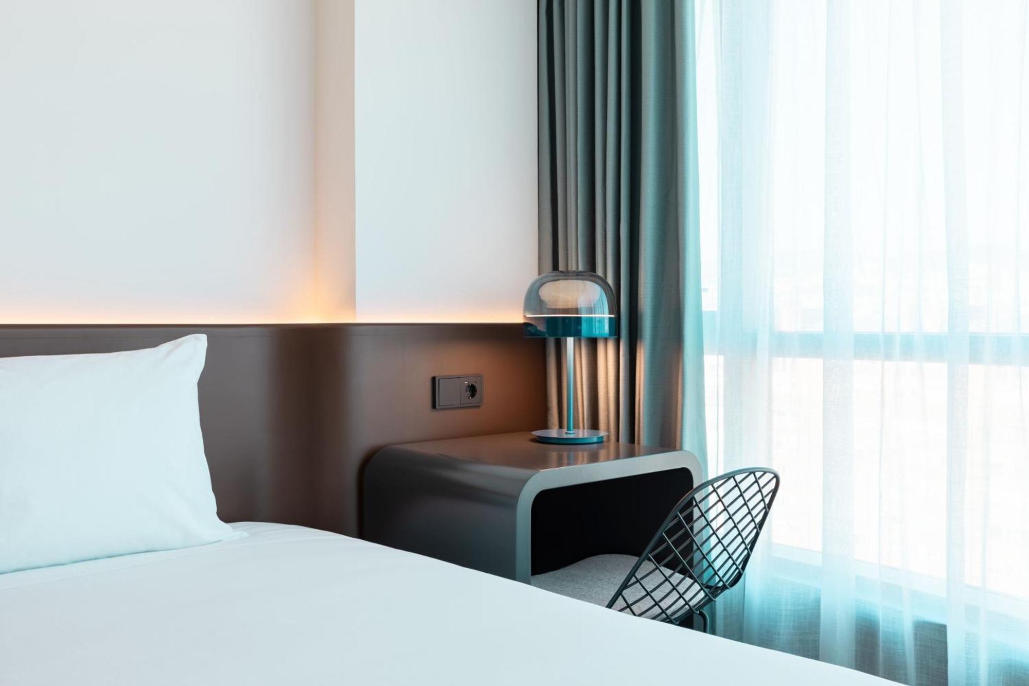 Labtwentytwo Barcelona, A Tribute Portfolio Hotel By Marriott エクステリア 写真