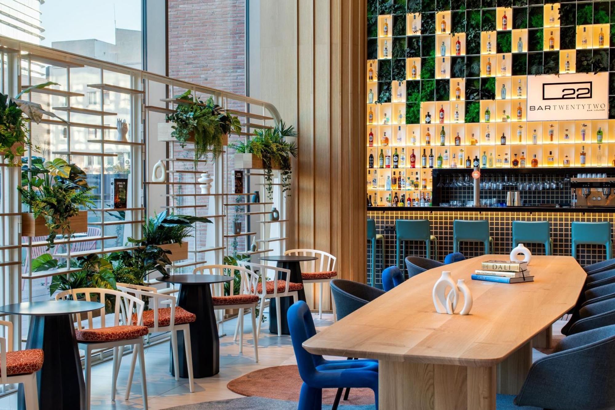 Labtwentytwo Barcelona, A Tribute Portfolio Hotel By Marriott エクステリア 写真