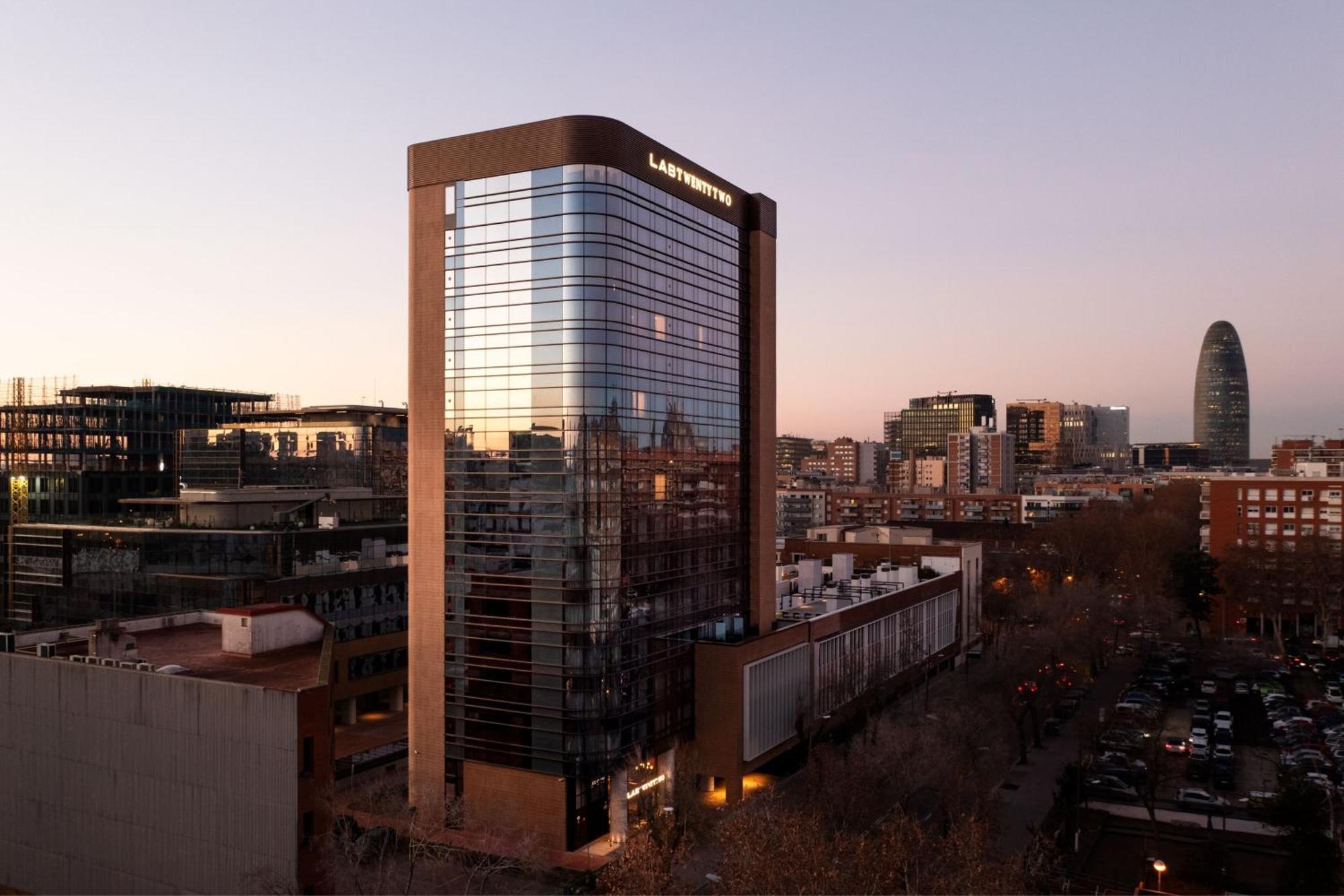 Labtwentytwo Barcelona, A Tribute Portfolio Hotel By Marriott エクステリア 写真