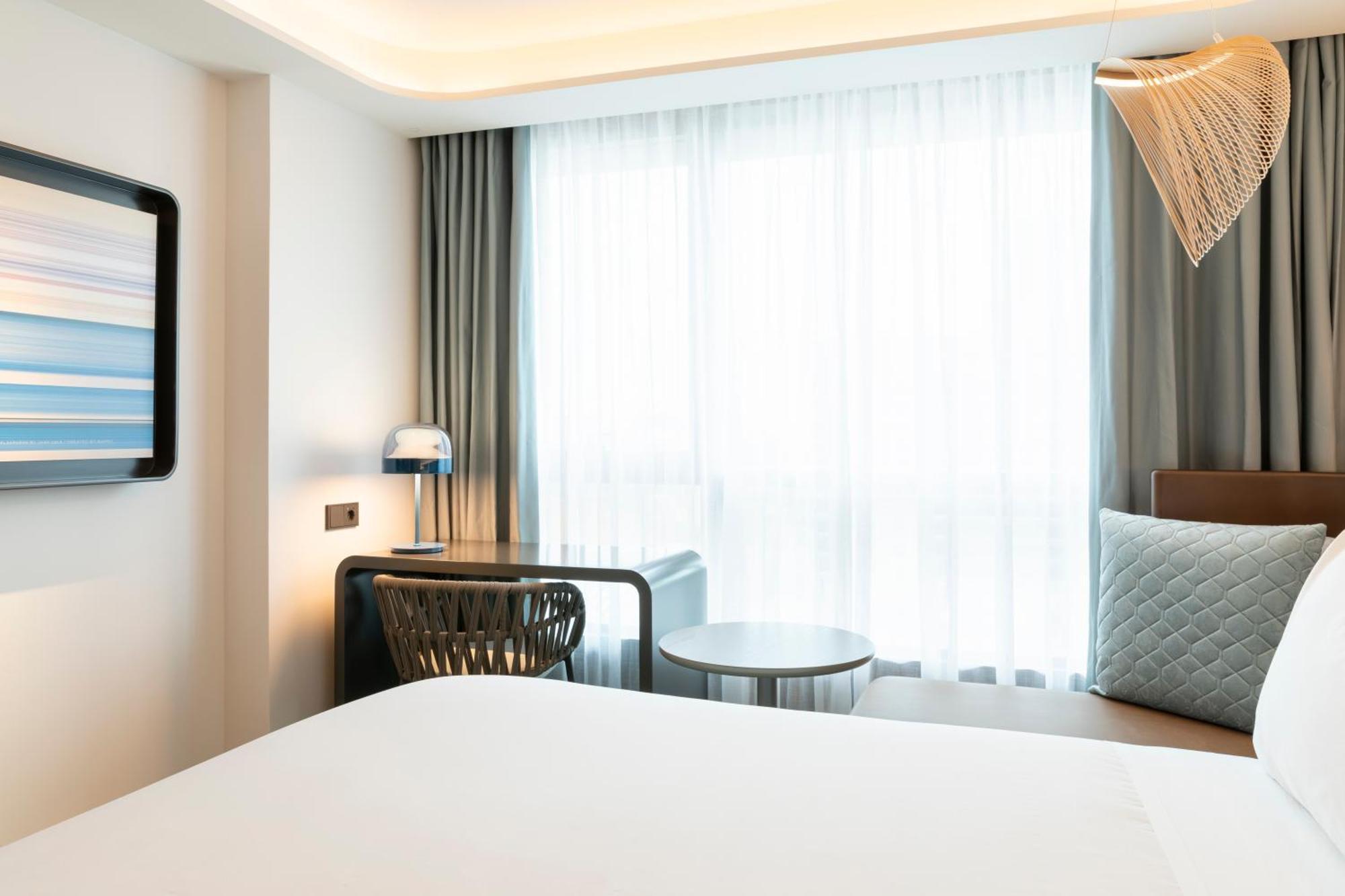 Labtwentytwo Barcelona, A Tribute Portfolio Hotel By Marriott エクステリア 写真